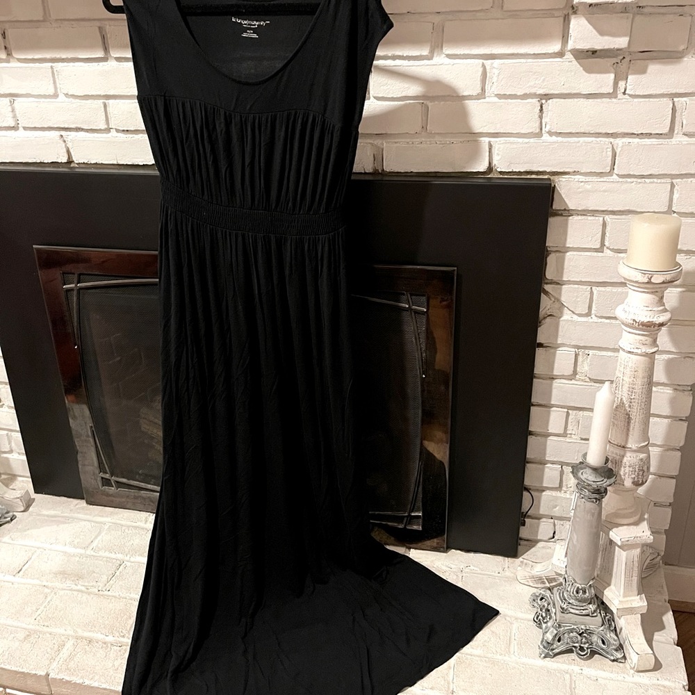 Maternity maxi dress